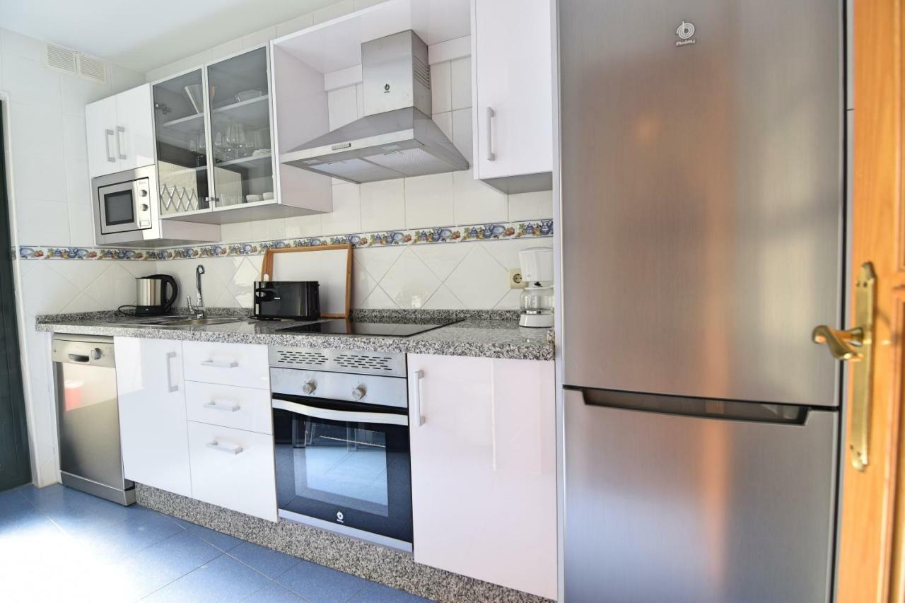 Apt Puerto Malagueta Solo Familias มาลากา ภายนอก รูปภาพ